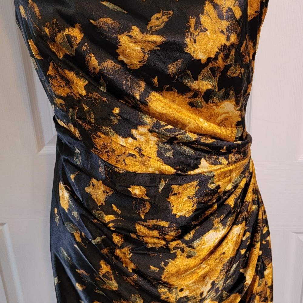Maggy London Women's One Shoulder Printed Satin Dress Sz. 10 - Picture 4 of 11